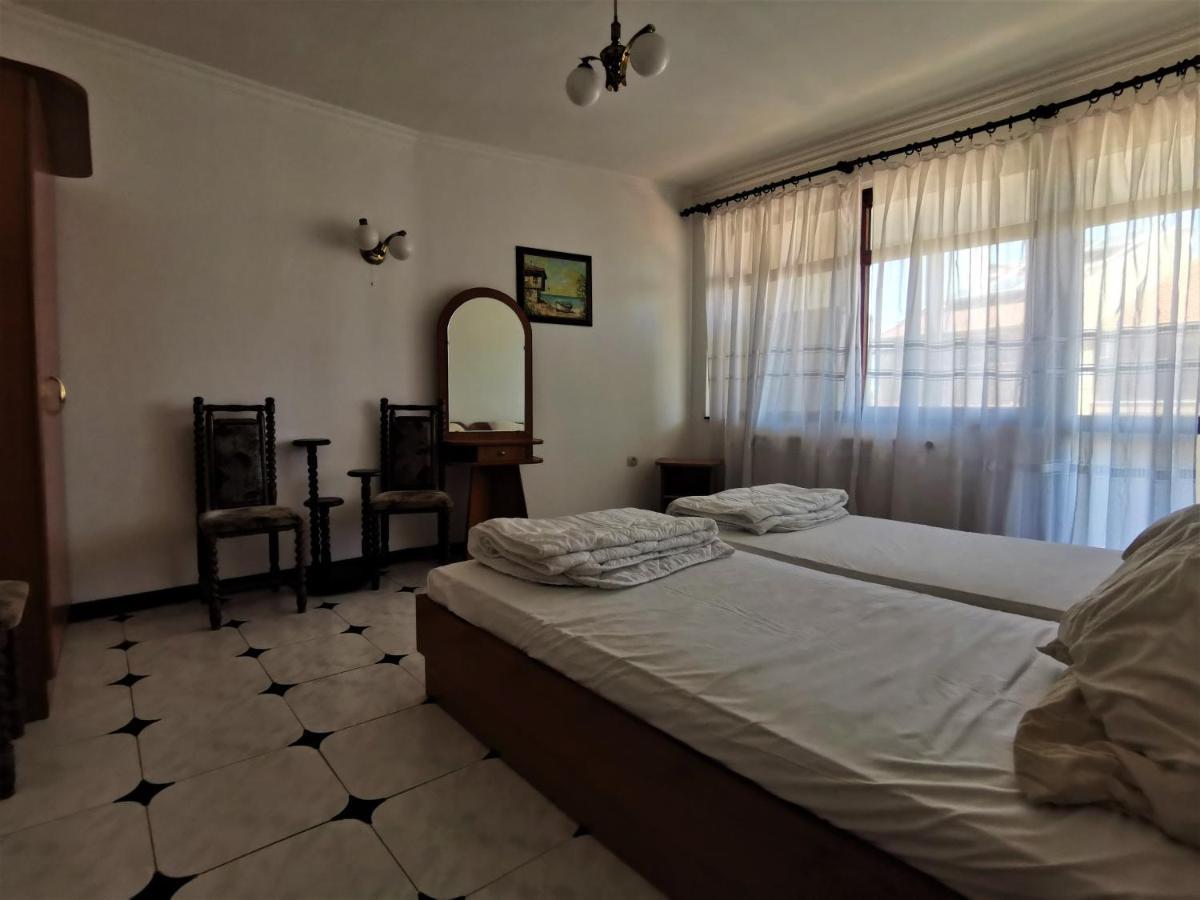 Lazur Seaview Apartment Pomorie Buitenkant foto